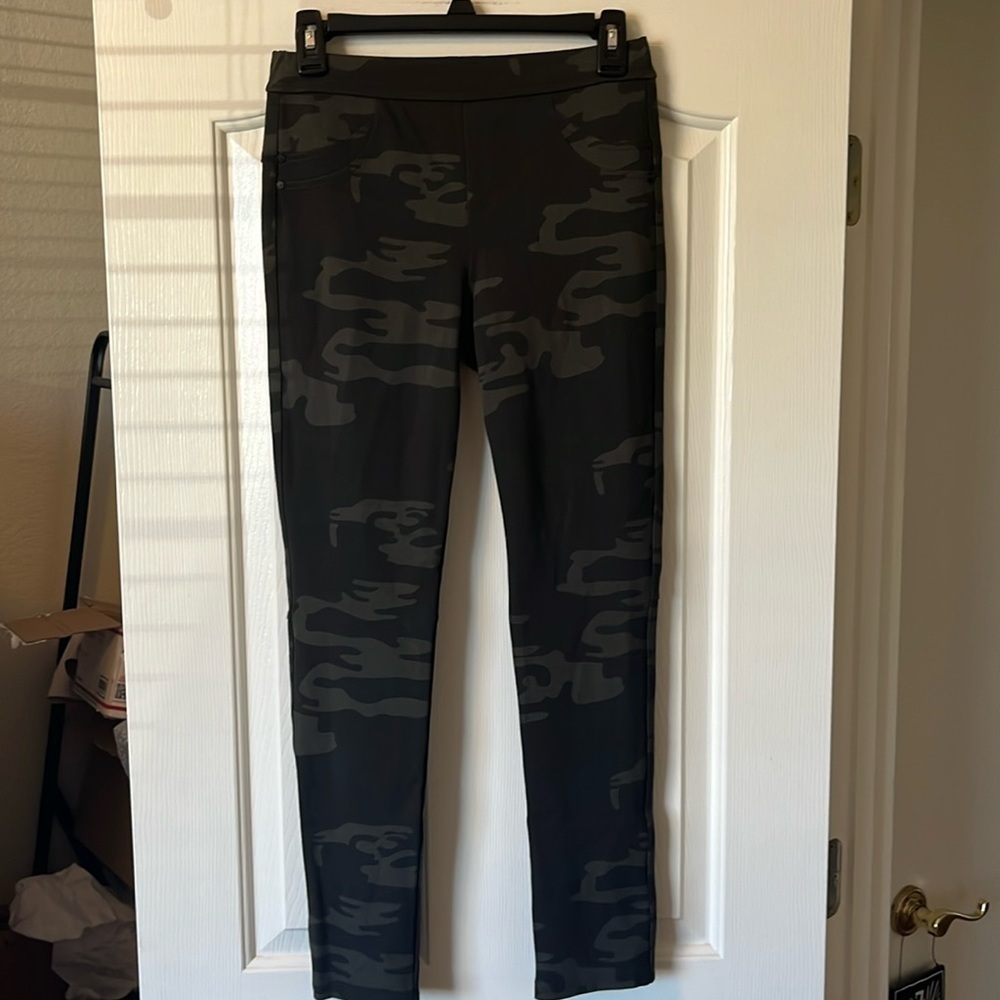 Sanctuary x Anthropologie camouflaged joggers size‎ S